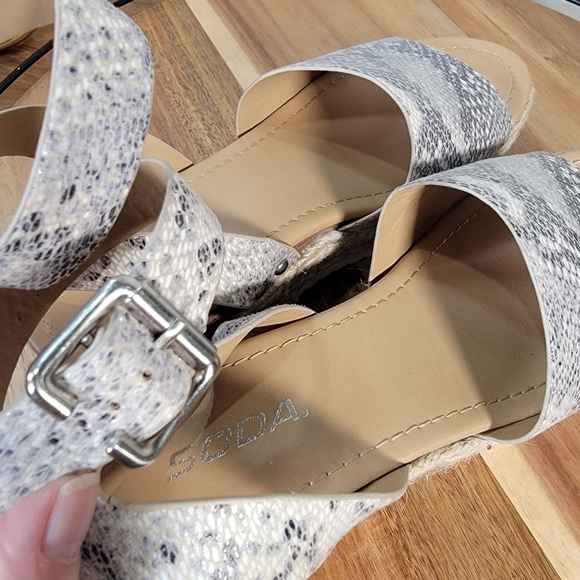 Soda Snake Print Espadrilles Sandals Wedges Size 7 - Picture 11 of 14